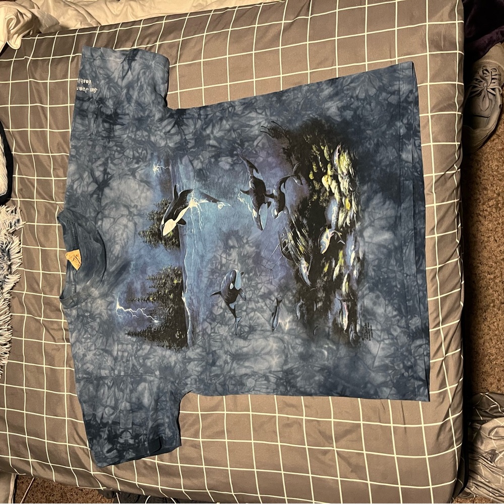Ocean-Themed Graphic T-Shirt